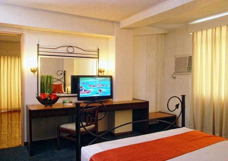 Cebu Grand Hotel Exterior foto